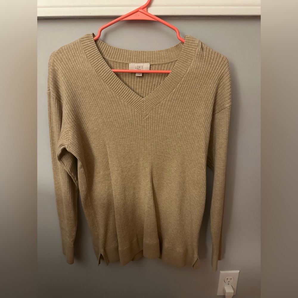 LOFT Women's Tan V-Neck Sweater